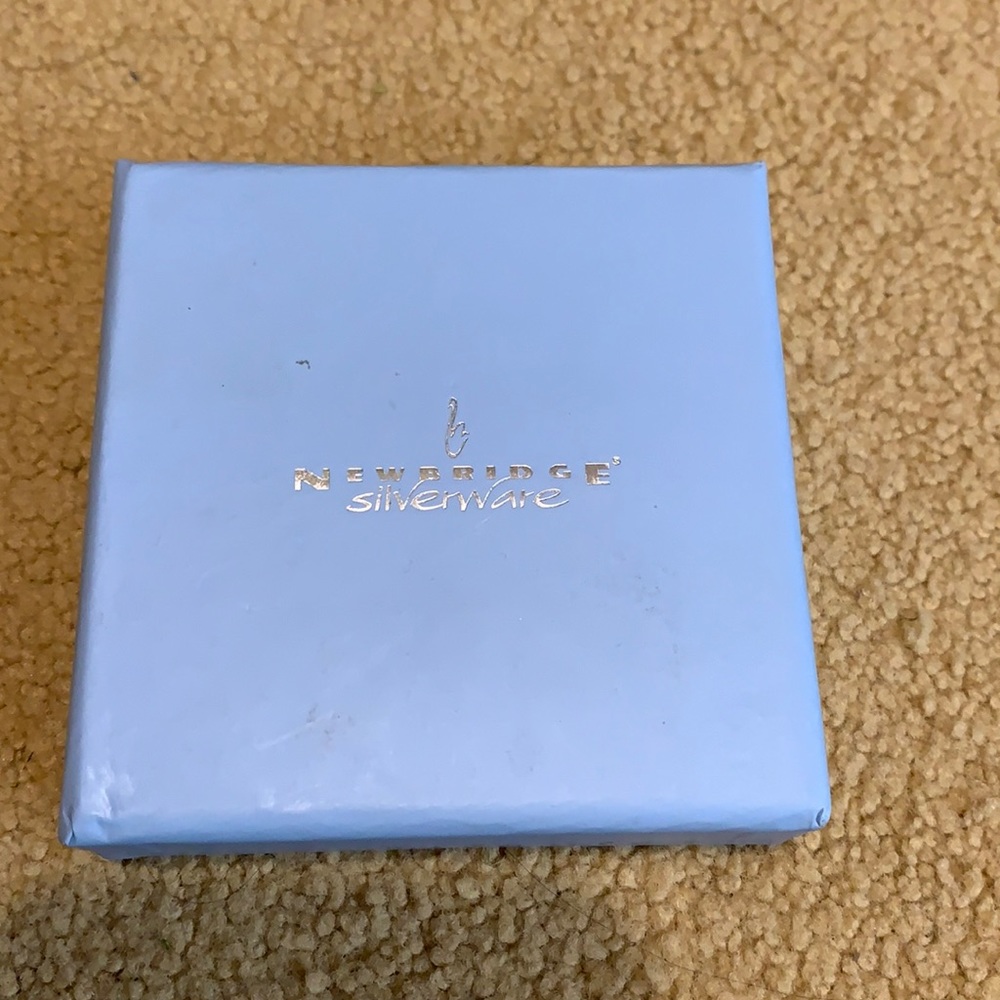 Newbridge Silverware compact mirror